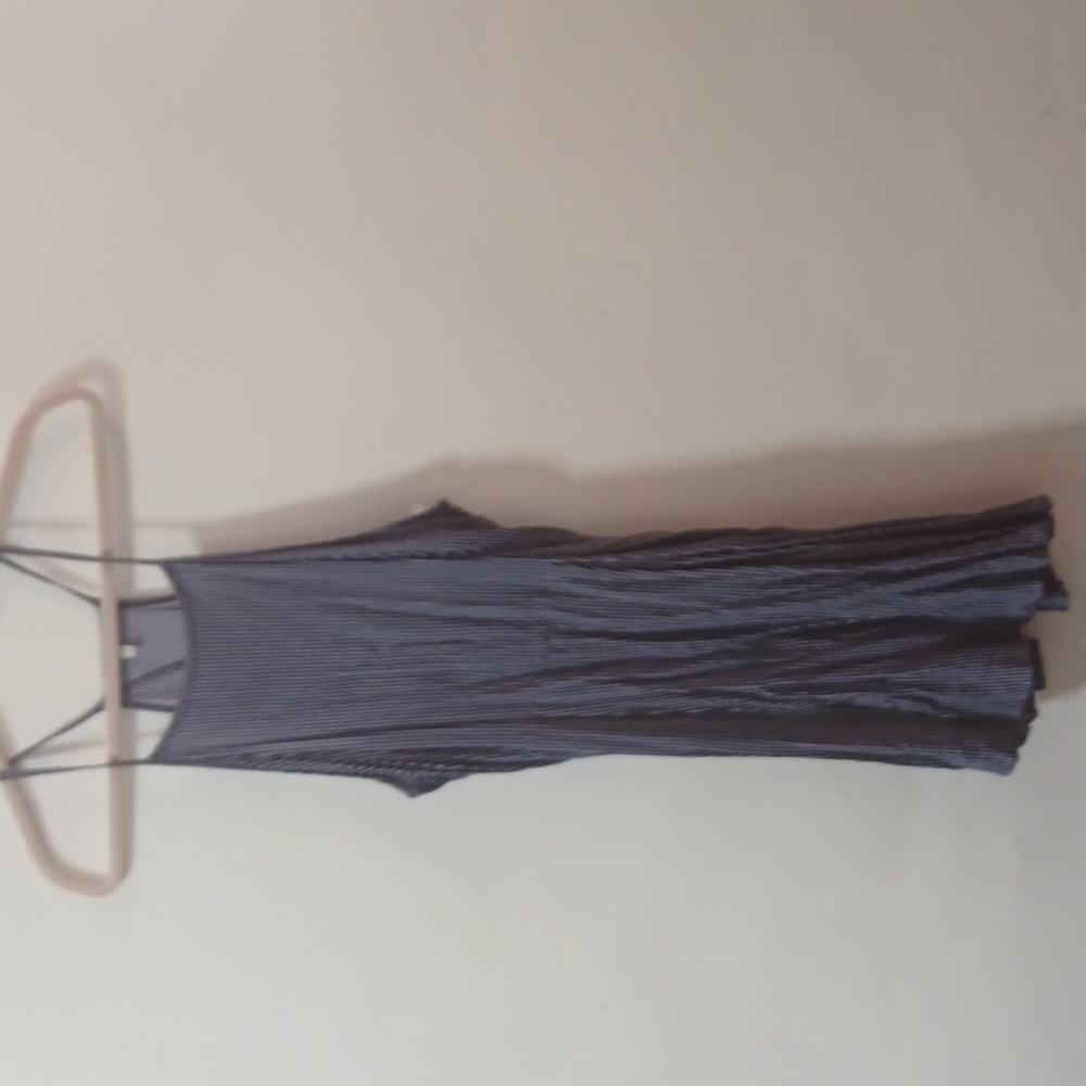 Dress - Picture 5 of 10